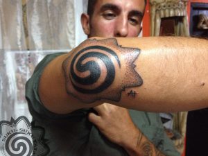 symbol tattoo bysuku suku tatau