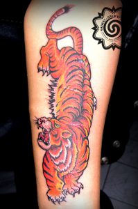 tiger tattoo, color tattoo, suku suku tatau