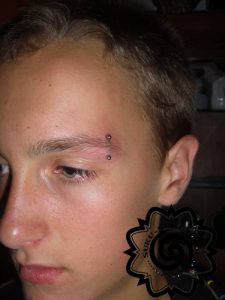 eyebrow piercing - suku suku tatau