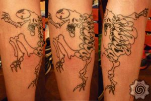 gecko tattoo, hand poking
